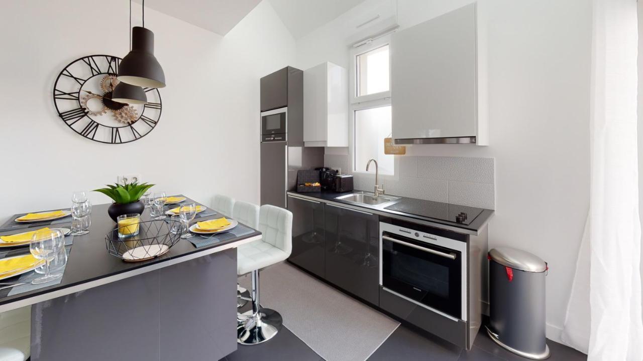 Vila Paris House Villejust Exteriér fotografie