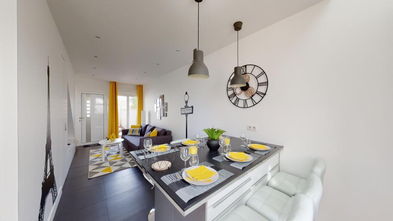 Vila Paris House Villejust Exteriér fotografie